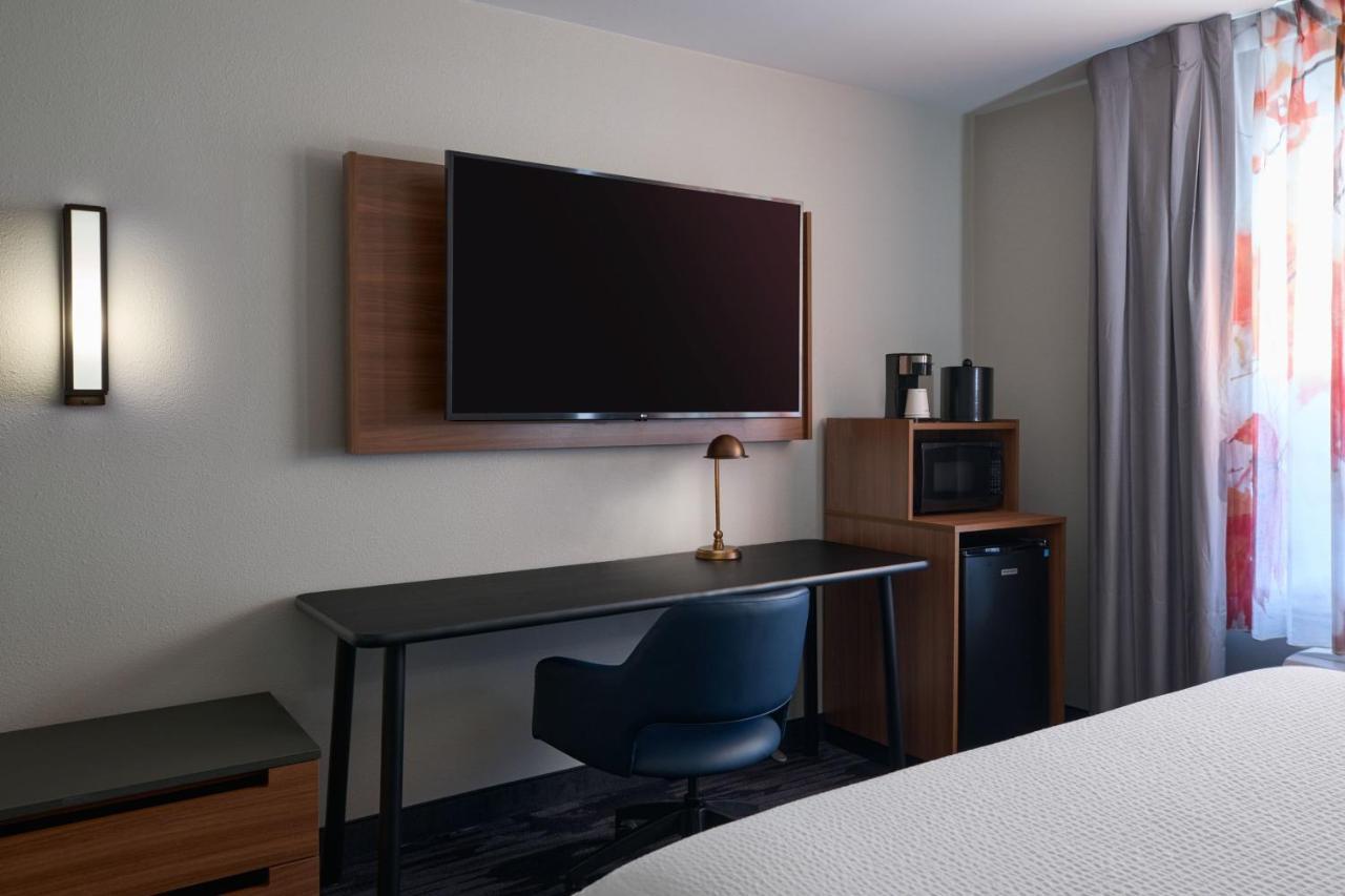 Fairfield Inn And Suites By Marriott ווינצ'סטר מראה חיצוני תמונה