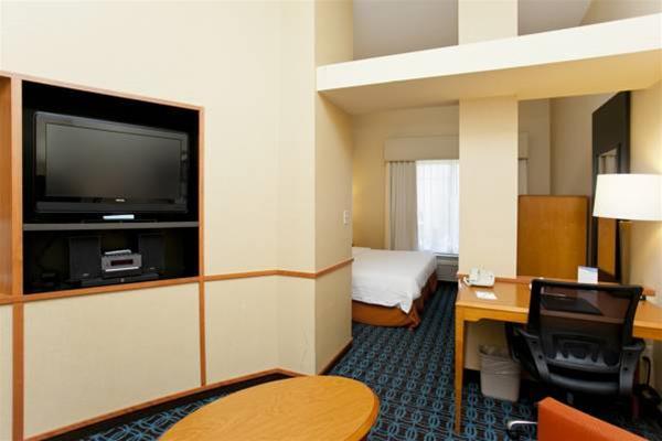 Fairfield Inn And Suites By Marriott ווינצ'סטר מראה חיצוני תמונה