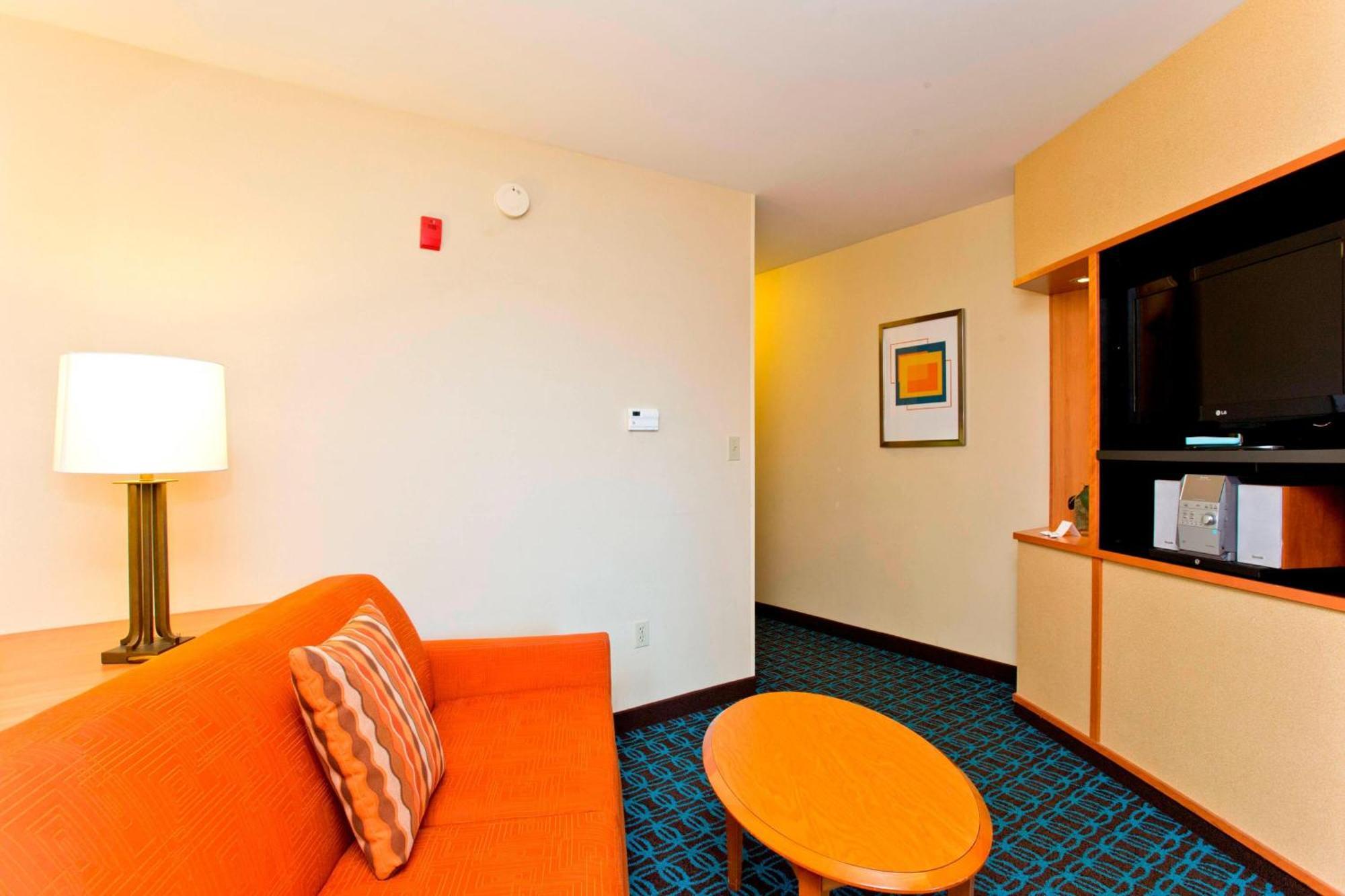 Fairfield Inn And Suites By Marriott ווינצ'סטר מראה חיצוני תמונה