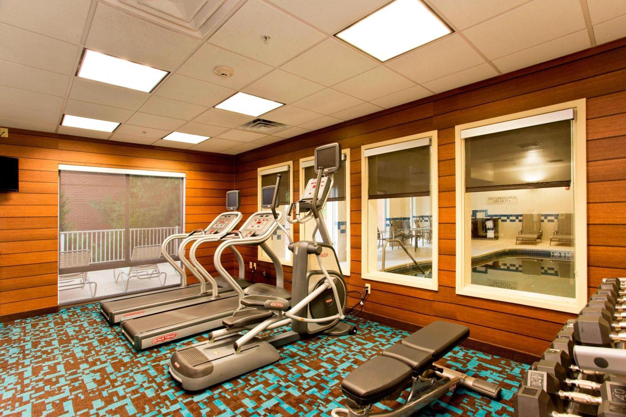 Fairfield Inn And Suites By Marriott ווינצ'סטר מראה חיצוני תמונה