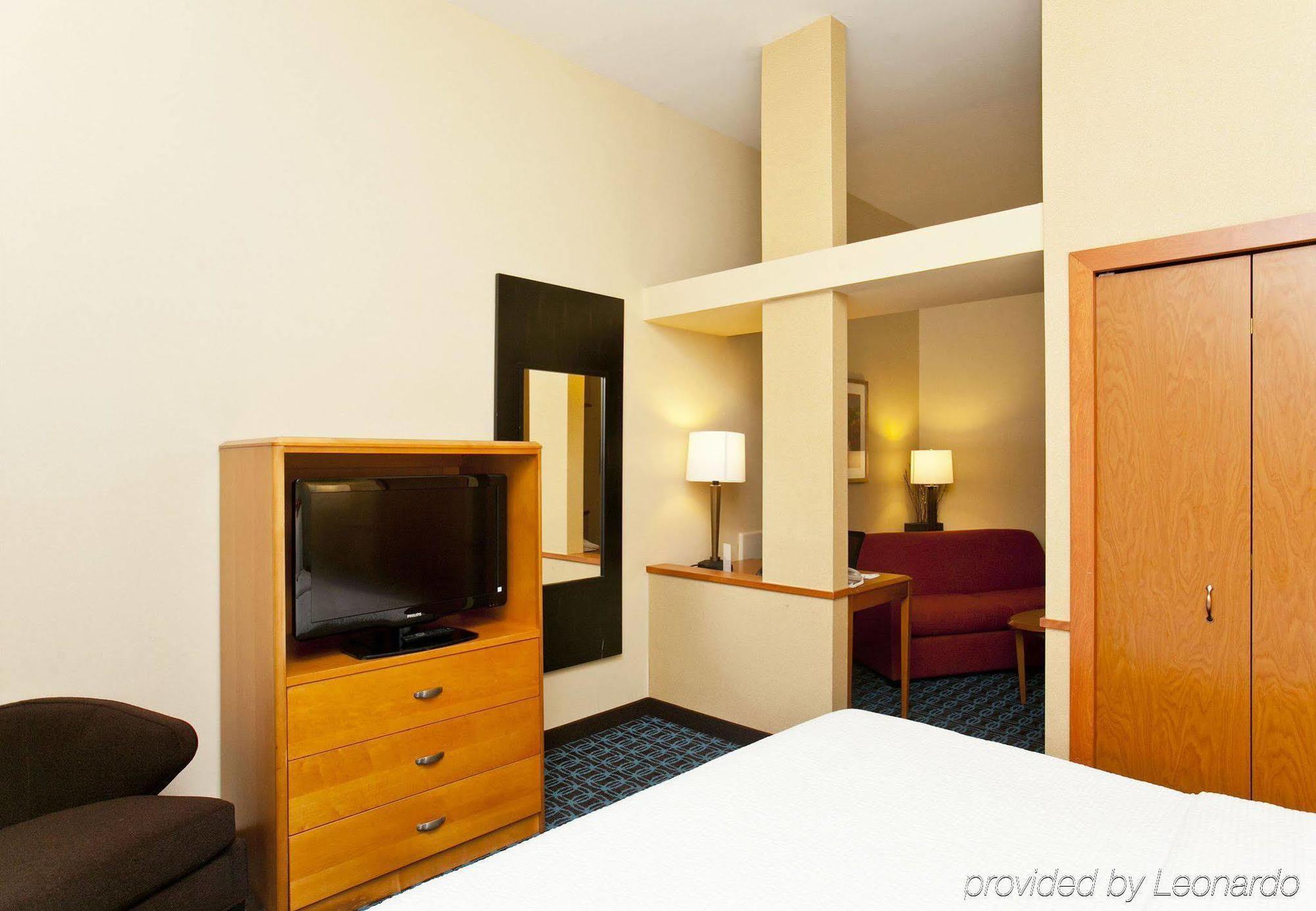 Fairfield Inn And Suites By Marriott ווינצ'סטר מראה חיצוני תמונה